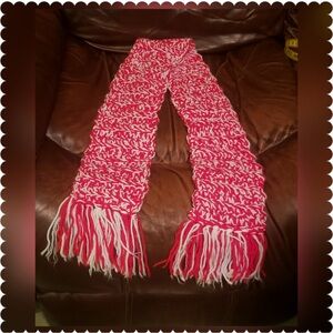 Vibrant Knit Scarf in Red and White